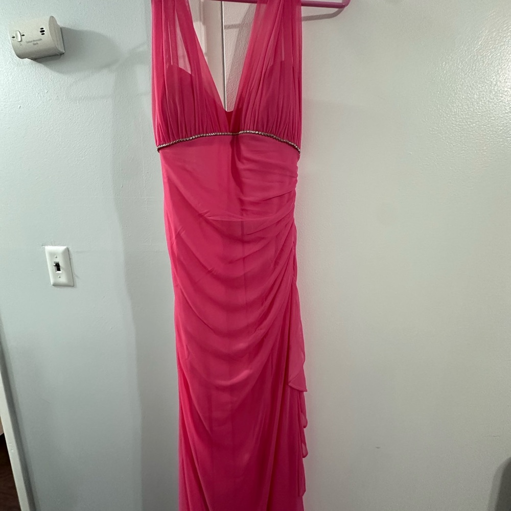 Elegant Fuchsia V-Neck Evening Dress